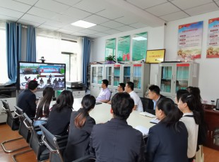 9091美高梅  收看“党课开讲啦”专题节目